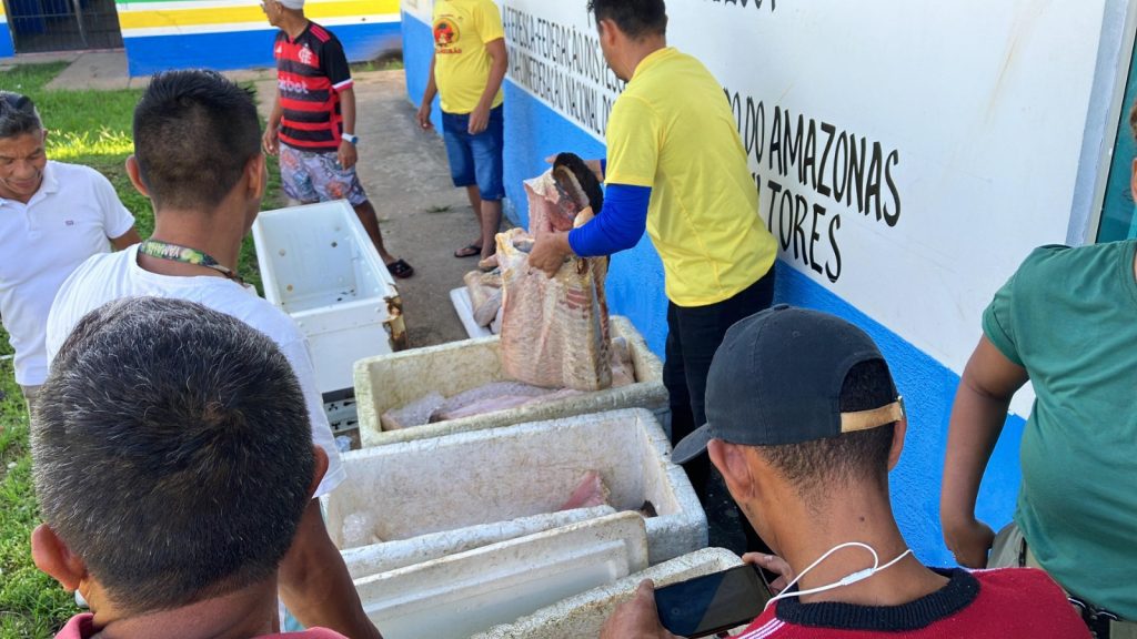 Sema apoia operação de apreensão de quatro toneladas de pescado ilegal na RDS Piagaçu-Purus 8 Sema apoia apreensao de quatro toneladas de pescado ilegal na RDS Piagacu Purus 1024x576 1