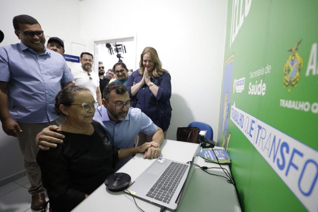 Governador Wilson Lima inaugura serviços da Telessaúde em Barcelos e Tefé, reduzindo a fila de espera para consultas e exames no interior 9 Telessaude interior Foto Alex Pazuello Secom 3 1024x682 1