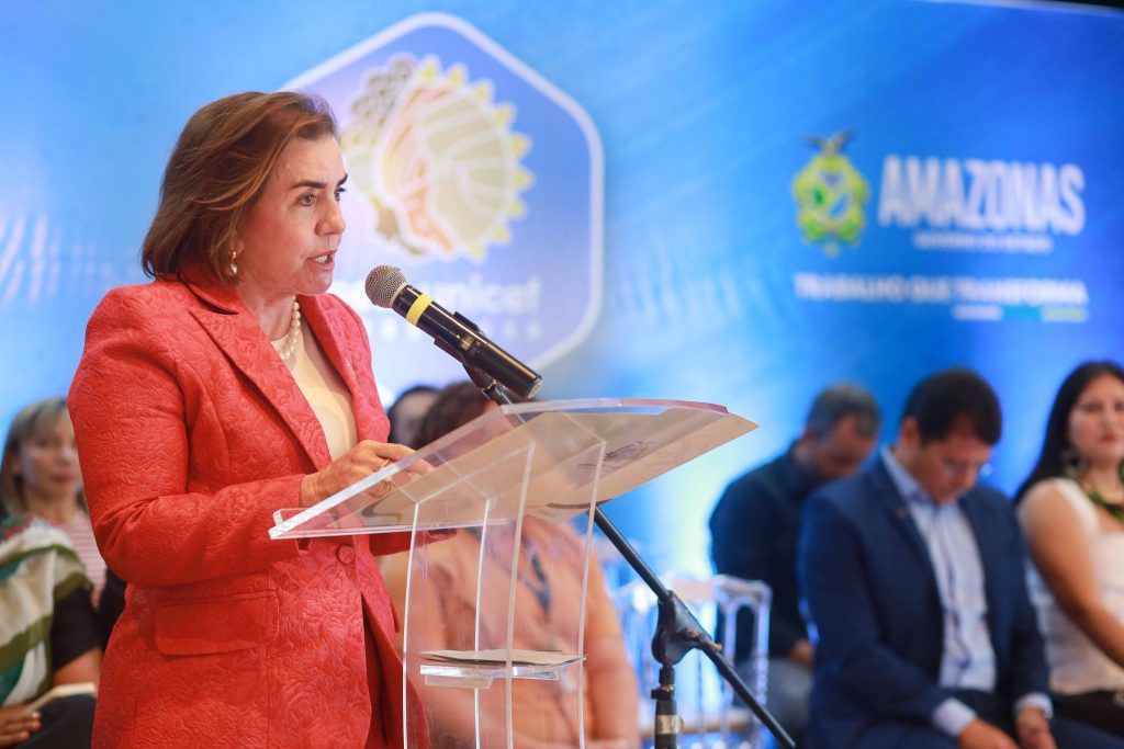 Governo do Amazonas reforça o compromisso com a infância e adolescência, no lançamento da nova edição do Selo Unicef 9 UGPE EVENTO SELO UNICEFPRESIDENTE DO TCE AM YARA LINS FOTO TIAGO CORREA UGPE 28 1024x683 1