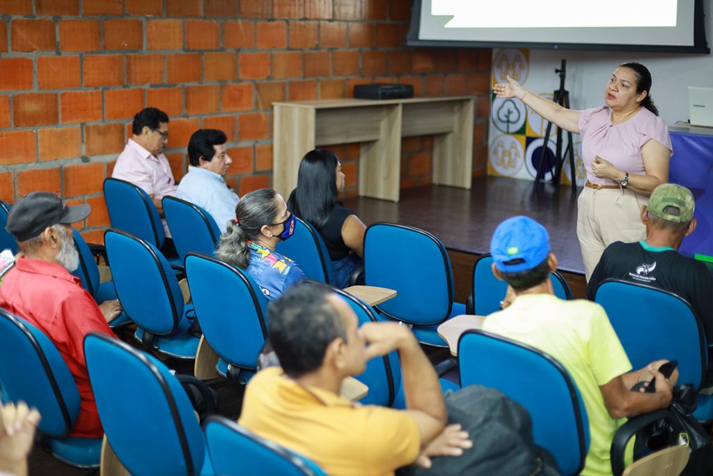 UGPE apresenta Trabalho Técnico Social (TTS) às famílias do futuro Complexo Habitacional Cachoeira Grande 5 UGPE REUNIA771 O COM FAMI769 LIAS DO CACHOEIRA GRANDE FOTO TIAGO CORREA UGPE 01 1024x683 1