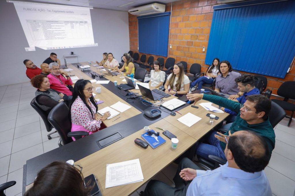 Equipes do BID acompanham, em Manaus, os avanços dos programas executados com o Governo do Amazonas 5 UGPE REUNIAO BID FOTOTIAGOCOREEA 3 1024x682 1