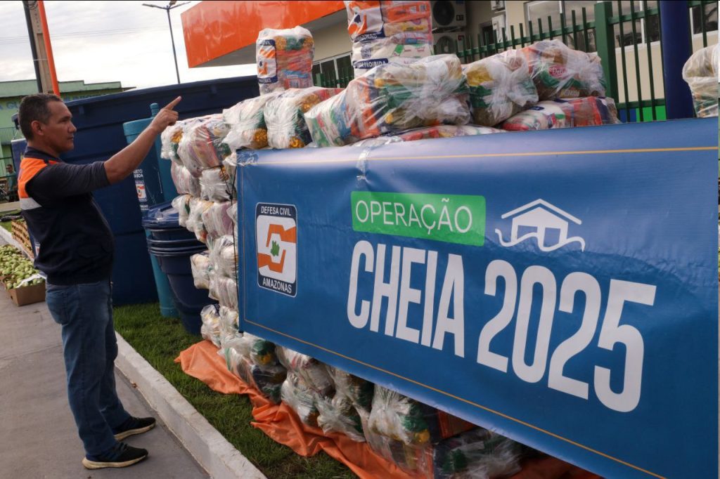 Operação Cheia 2025: Governador Wilson Lima entrega ajuda humanitária para famílias afetadas em Manicoré e Humaitá 8 WhatsApp Image 2025 05 14 at 224133 1 1024x682 1