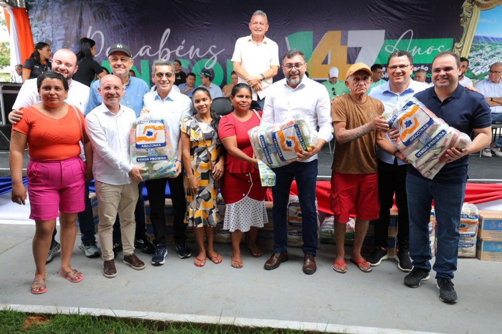 Operação Cheia 2025: Governador Wilson Lima entrega ajuda humanitária para famílias afetadas em Manicoré e Humaitá 7 WhatsApp Image 2025 05 14 at 224134 1024x682 1