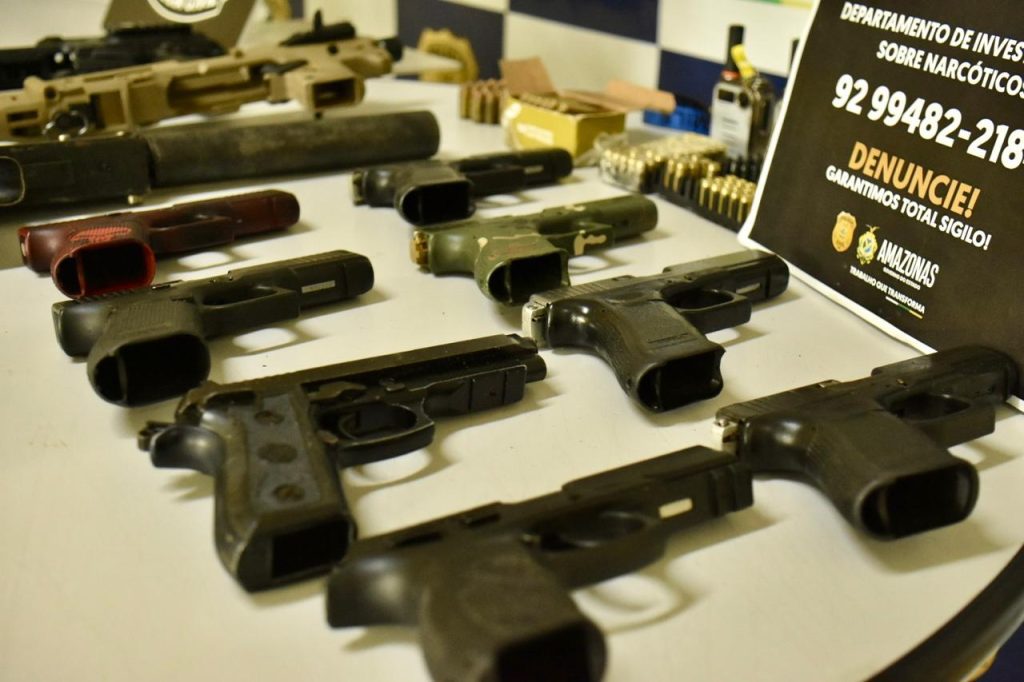 Polícia Civil deflagra operação e apreende drogas, armamentos, munições e caminhonete; prejuízo ao crime organizado é de R$ 1 milhão 17 WhatsApp Image 2025 05 19 at 133430 1024x682 1