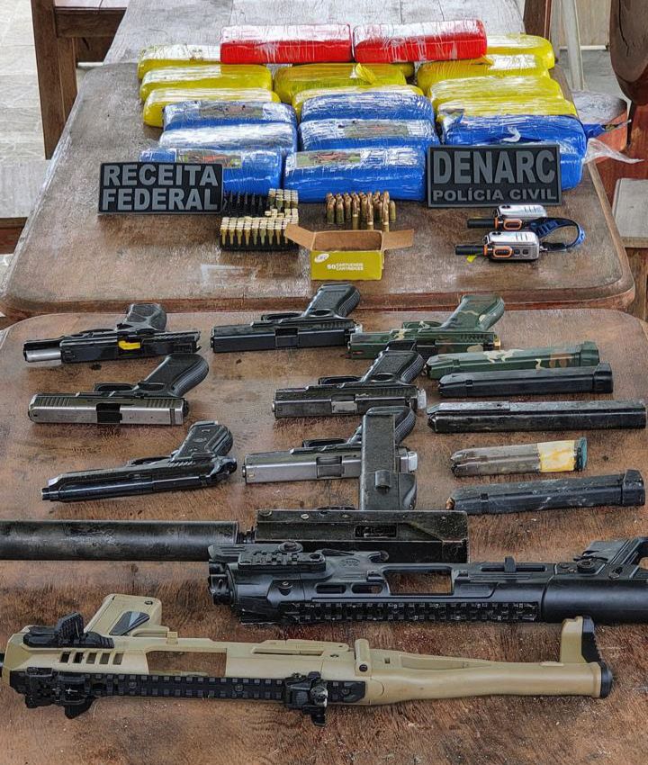 Polícia Civil deflagra operação e apreende drogas, armamentos, munições e caminhonete; prejuízo ao crime organizado é de R$ 1 milhão 19 WhatsApp Image 2025 05 19 at 133520