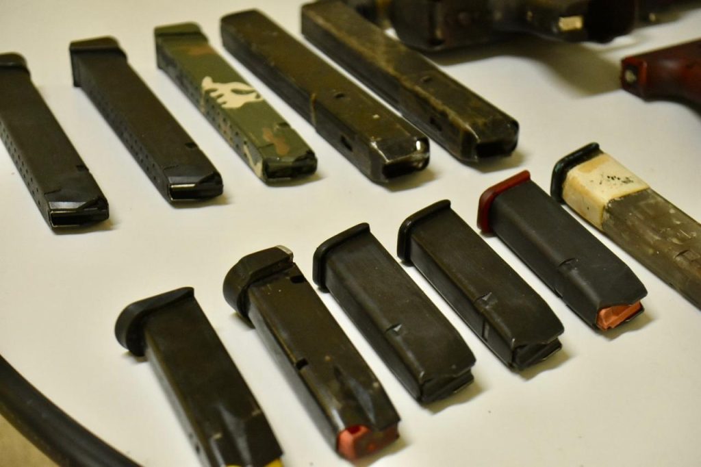 Polícia Civil deflagra operação e apreende drogas, armamentos, munições e caminhonete; prejuízo ao crime organizado é de R$ 1 milhão 15 WhatsApp Image 2025 05 19 at 133554 1024x682 1