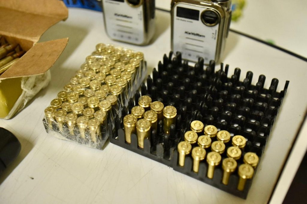 Polícia Civil deflagra operação e apreende drogas, armamentos, munições e caminhonete; prejuízo ao crime organizado é de R$ 1 milhão 12 WhatsApp Image 2025 05 19 at 133639 1024x682 1