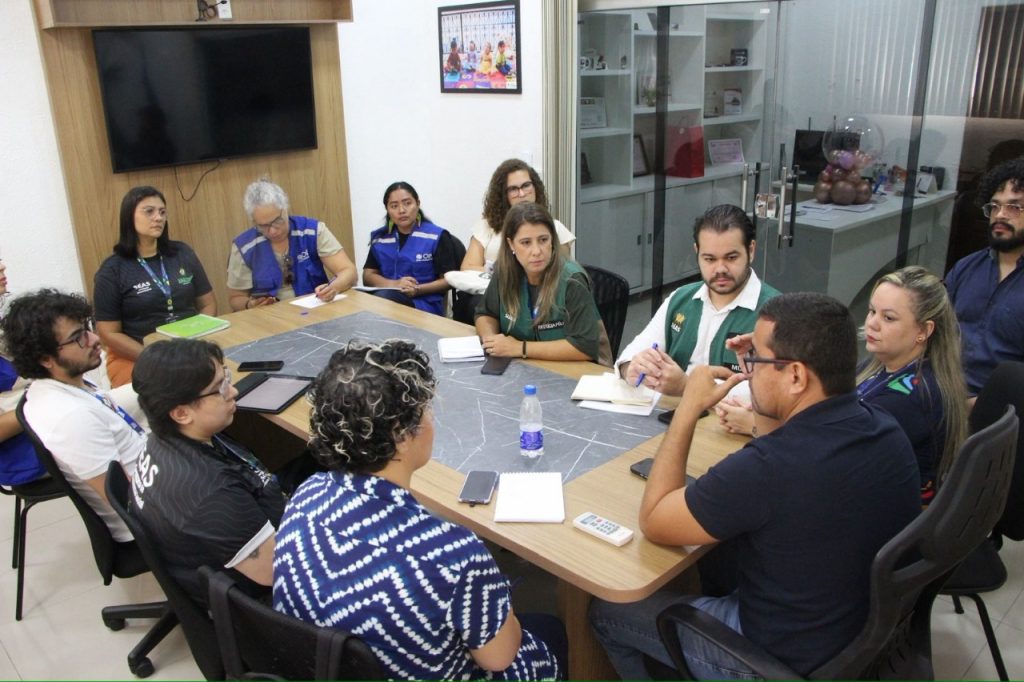 Governo do Amazonas recebe comitiva da Forsuas para discutir políticas públicas direcionadas à situações de emergência e calamidade 7 WhatsApp Image 2025 05 22 at 093959 1 1024x682 1