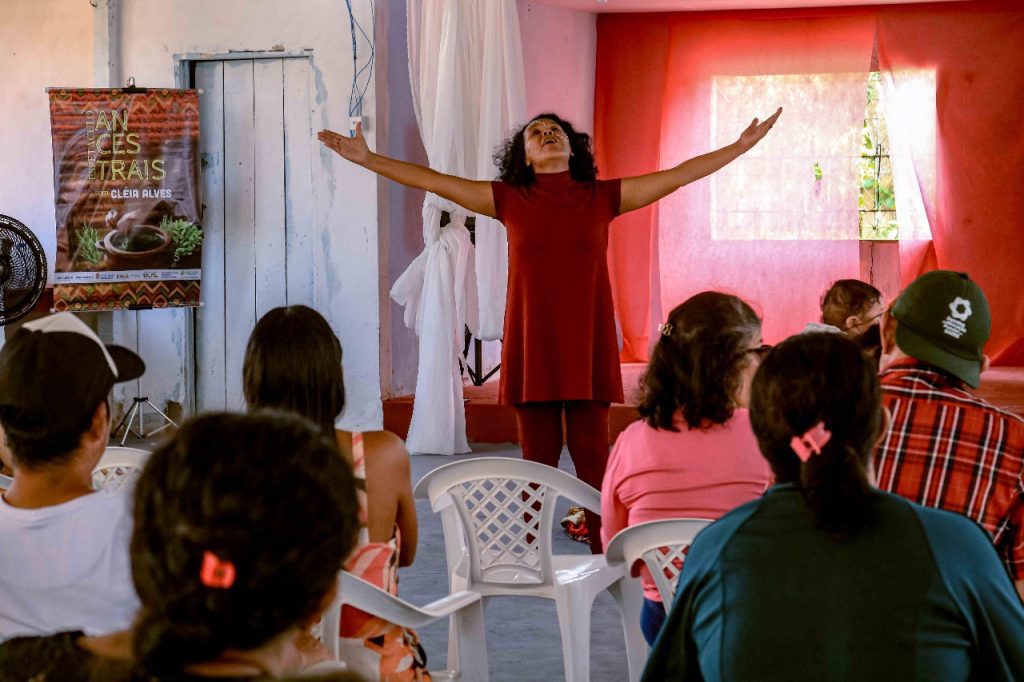 Espetáculo Ancestrais encerra temporada com apresentações gratuitas no Teatro da Instalação 4 WhatsApp Image 2025 05 23 at 110102 1024x682 1