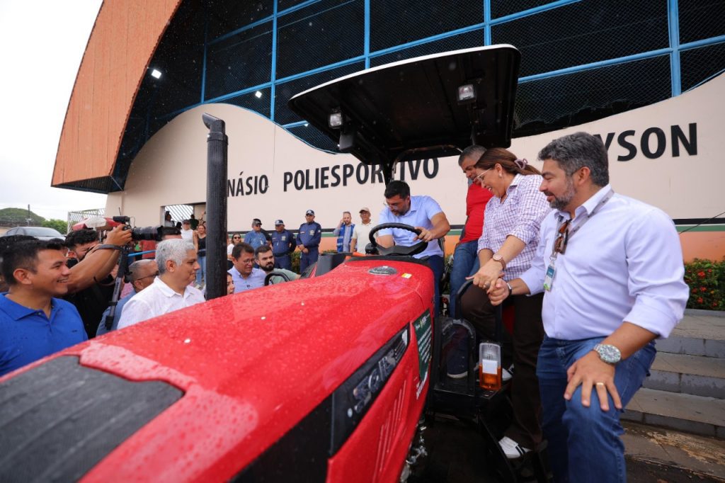 Em Rio Preto da Eva, governador Wilson Lima destina mais de R$ 1,5 milhão para impulsionar a produção rural 25 WhatsApp Image 2025 05 27 at 160433 1024x682 1