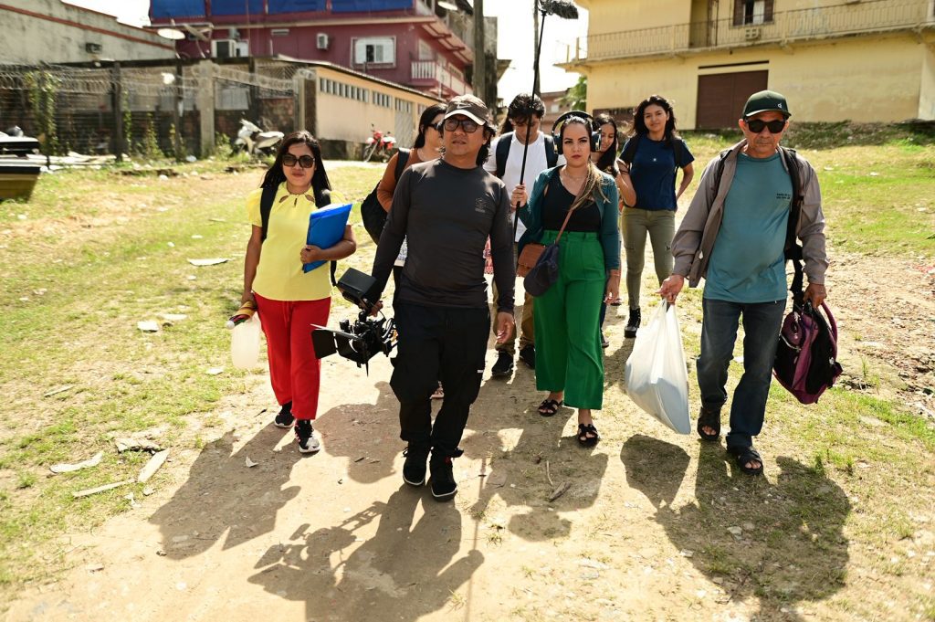 Curta ‘Meneruá’ estreia em Tefé, com foco na cultura ribeirinha e ancestralidade amazônica 8 cultura curta menerua foto Divulgacao Jhon Erick 1 1024x681 1