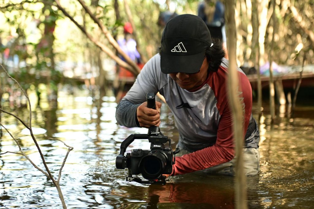 Curta ‘Meneruá’ estreia em Tefé, com foco na cultura ribeirinha e ancestralidade amazônica 6 cultura curta menerua foto Divulgacao Jhon Erick 3 1024x681 1