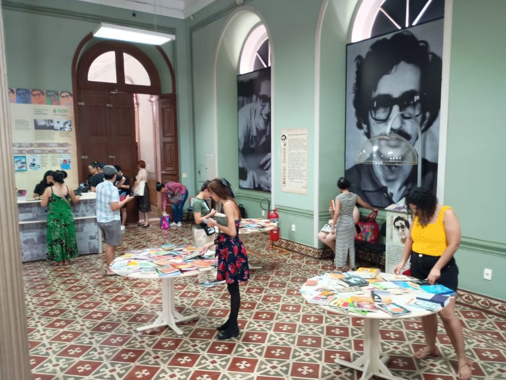 Biblioteca Pública do Amazonas promove troca de livros e visitas guiadas para incentivar a leitura 9 cultura troca de livros foto Divulgacao 2 1024x768 1