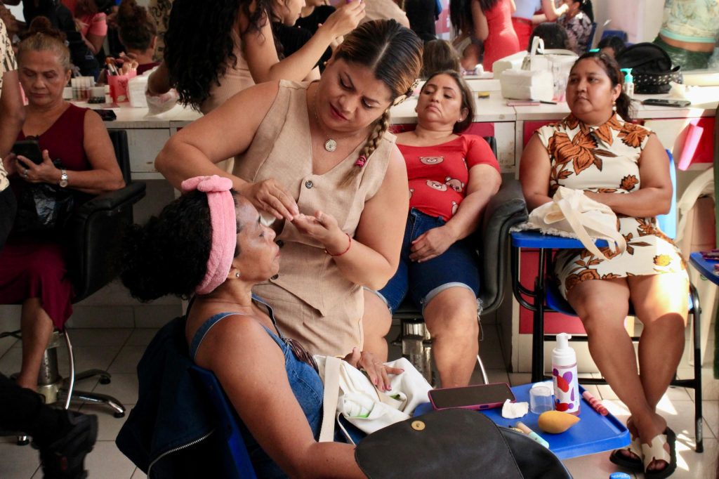 Celebração do Dia das Mães garante programação especial nos Centros de Convivência da Família do Governo do Estado 8 dia das maes andre Araujo 2 1024x682 1