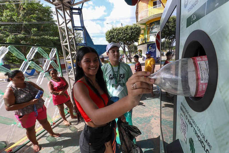 Festival de Parintins 2025: Caprichoso e Garantido voltam a se enfrentar pelo título de Campeão Sustentável 5 03 SEMA Maquinas Coletoras Recicla Galera Alex Pazuello Secom