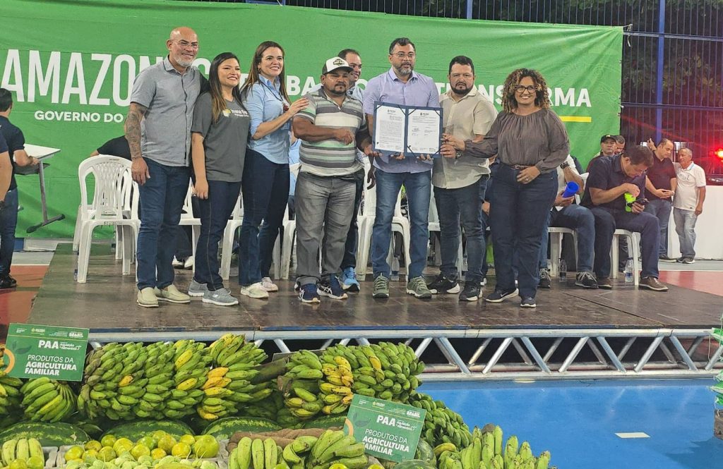 Em Borba, Governo do Amazonas fortalece setor primário com regionalização da merenda escolar e crédito a feirantes 7 ADS Em Borba ADS fortalece setor primario Foto DivulgacaoADS01 2 1024x665 1