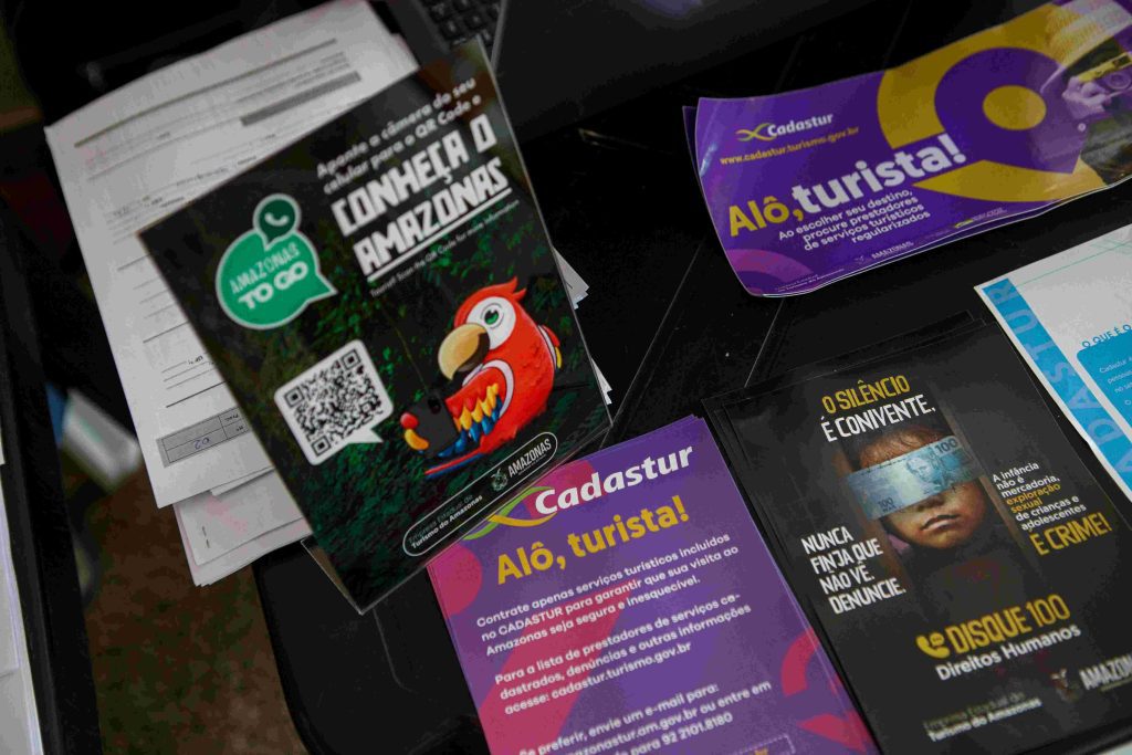 Festival de Parintins 2025: Amazonastur orienta público sobre contratação segura de serviços turísticos 4 Amazonastur Alerta Servicos Seguros Foto Lucas Silva Amazonastur 1024x683 1