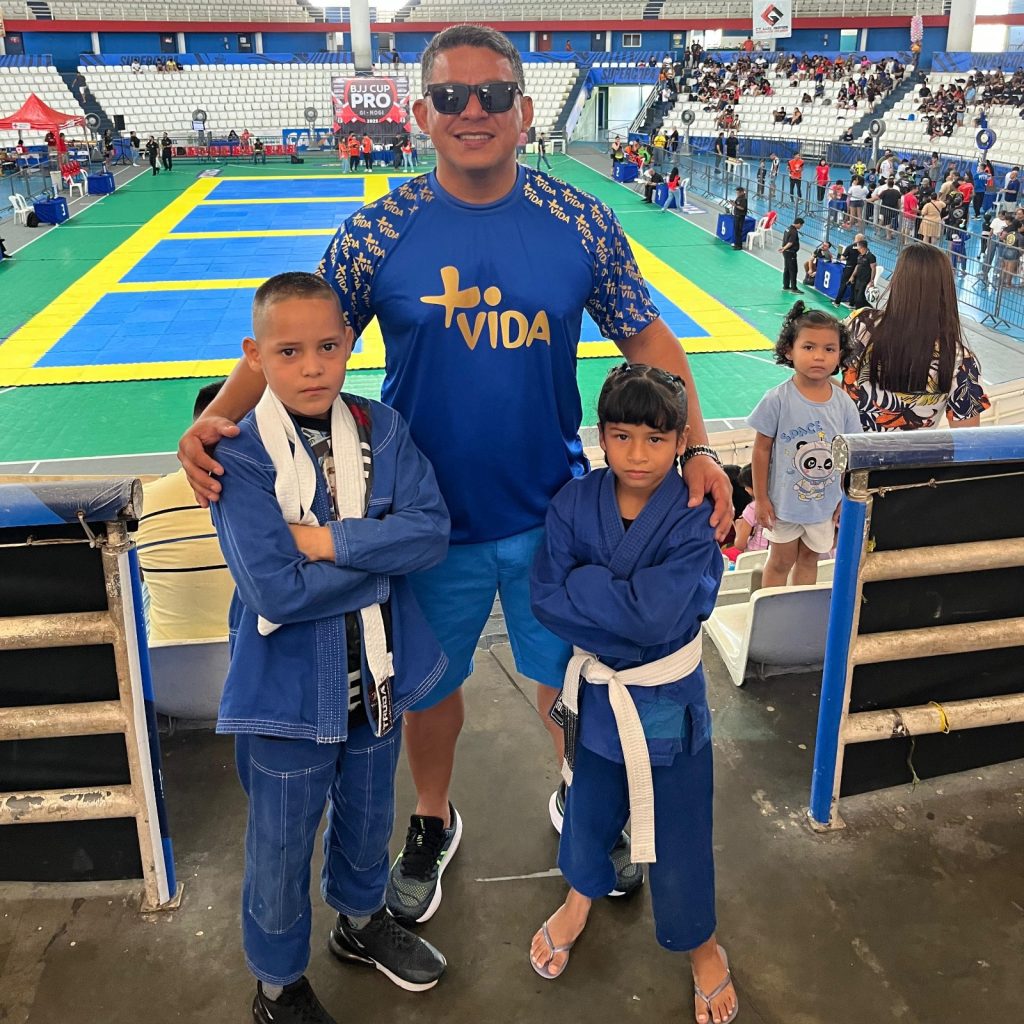 Atletas do Projeto Mais Vida conquistam medalhas de prata em Campeonato de Jiu-Jitsu 7 Atletas do Projeto Mais Vida conquistam medalhas de prata em Campeonato de Jiu Jitsu 1 1024x1024 1