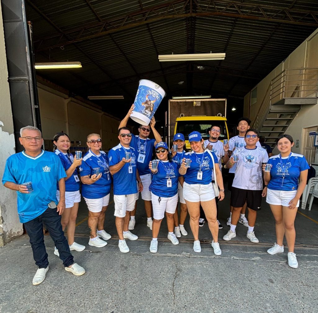 Festival de Parintins 2025: Cosama realiza a entrega de copos envasados aos bumbás Caprichoso e Garantido 7 Cosama Entrega das aguas dos bois Caprichoso e Garantido Fotos Reproducao Cosama 4 1024x1010 1