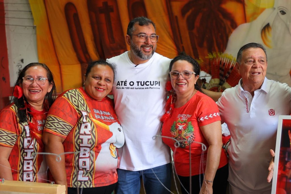 Governador Wilson Lima destaca atuação dos bastidores de costureiras e trabalhadores dos bois Caprichoso e Garantido 12 Costureiras de Parintins Foto Secom 5 1024x682 1