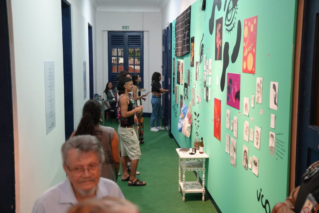 Casa das Artes reabre com cinco exposições inéditas e celebra diversidade na produção visual 17 Cultura Casa das Artes foto Aguilar Abecassis Secretaria de Estado de Cultura e Economia Criativa 7 1024x683 1