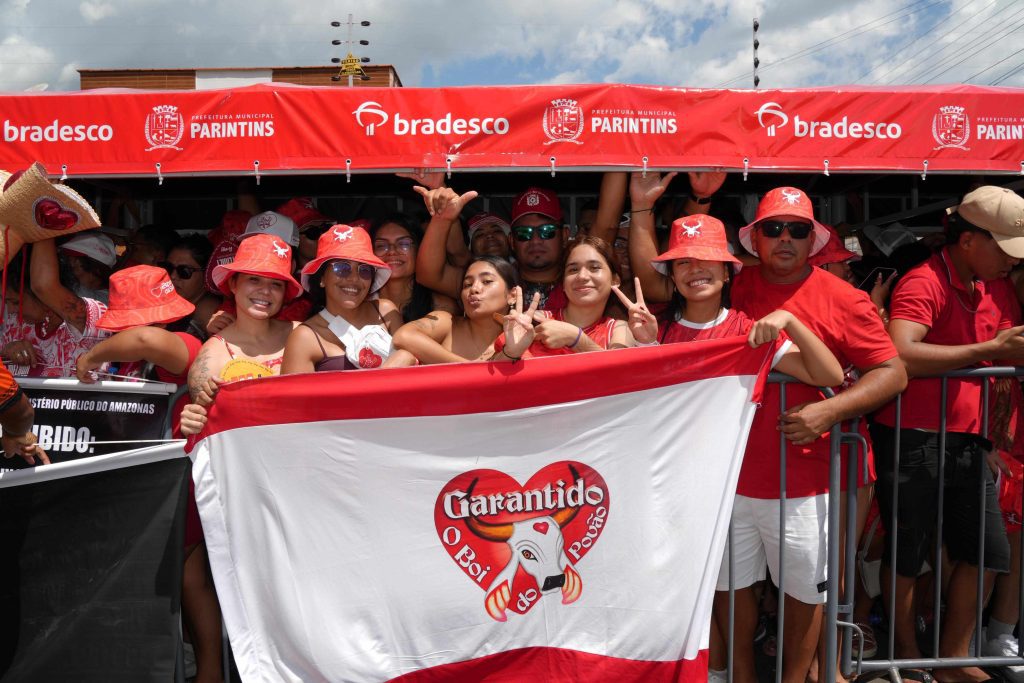 Festival de Parintins 2025: Governo do Amazonas reforça cuidado com torcedores nas filas das galeras 8 Cultura filas galera foto Aguilar Abecassis Secretaria de Estado de Cultura e Economia Criativa 3 1024x683 1