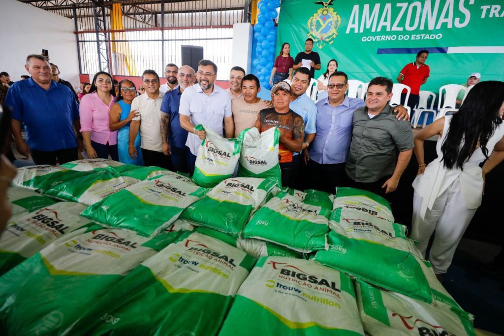Em Barreirinha, governador Wilson Lima entrega implementos agrícolas para fortalecer cadeias produtivas da região 17 Em Barreirinha governador Wilson Lima entrega implementos agricolas para fortalecer cadeias produtivas da regiao 1 foto Arthur Castro Secom 1024x682 1