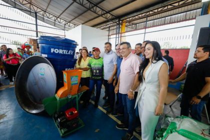 Em Barreirinha governador Wilson Lima entrega implementos agricolas para fortalecer cadeias produtivas da regiao 3 foto Arthur Castro Secom 1024x682 1