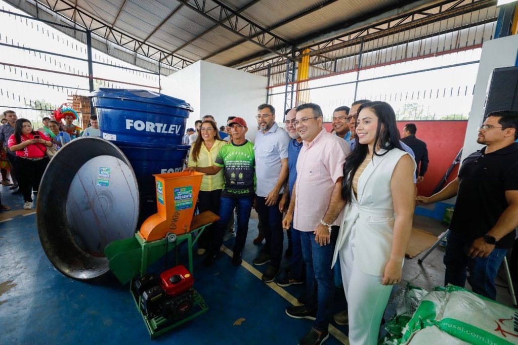 Em Barreirinha, governador Wilson Lima entrega implementos agrícolas para fortalecer cadeias produtivas da região 11 Em Barreirinha governador Wilson Lima entrega implementos agricolas para fortalecer cadeias produtivas da regiao 3 foto Arthur Castro Secom 1024x682 1