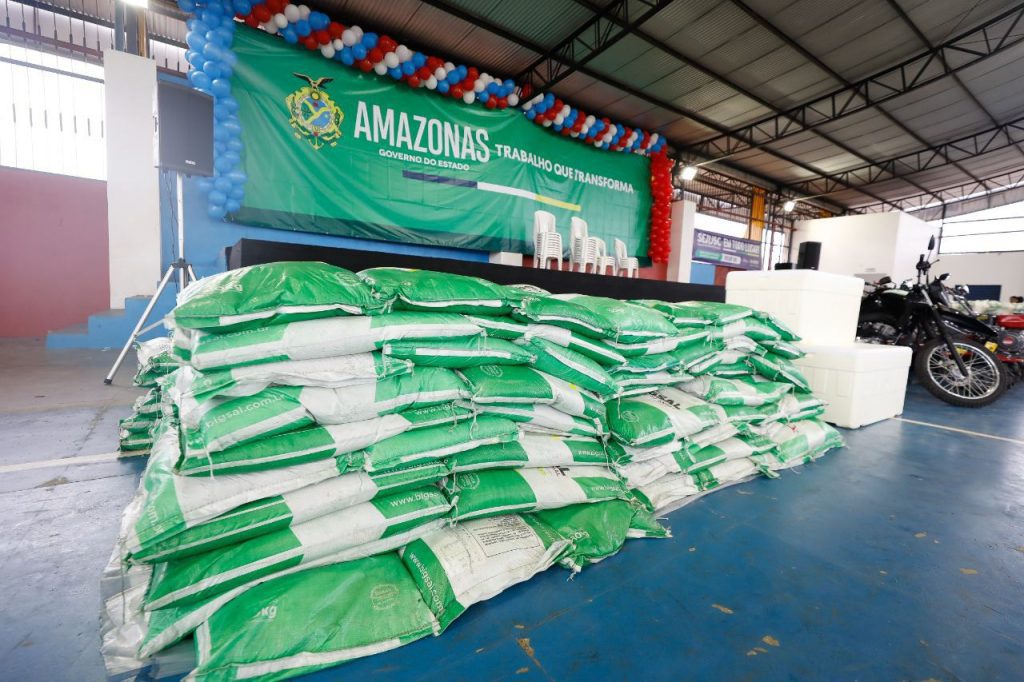 Em Barreirinha, governador Wilson Lima entrega implementos agrícolas para fortalecer cadeias produtivas da região 16 Em Barreirinha governador Wilson Lima entrega implementos agricolas para fortalecer cadeias produtivas da regiao 8 foto Arthur Castro Secom 1024x682 1