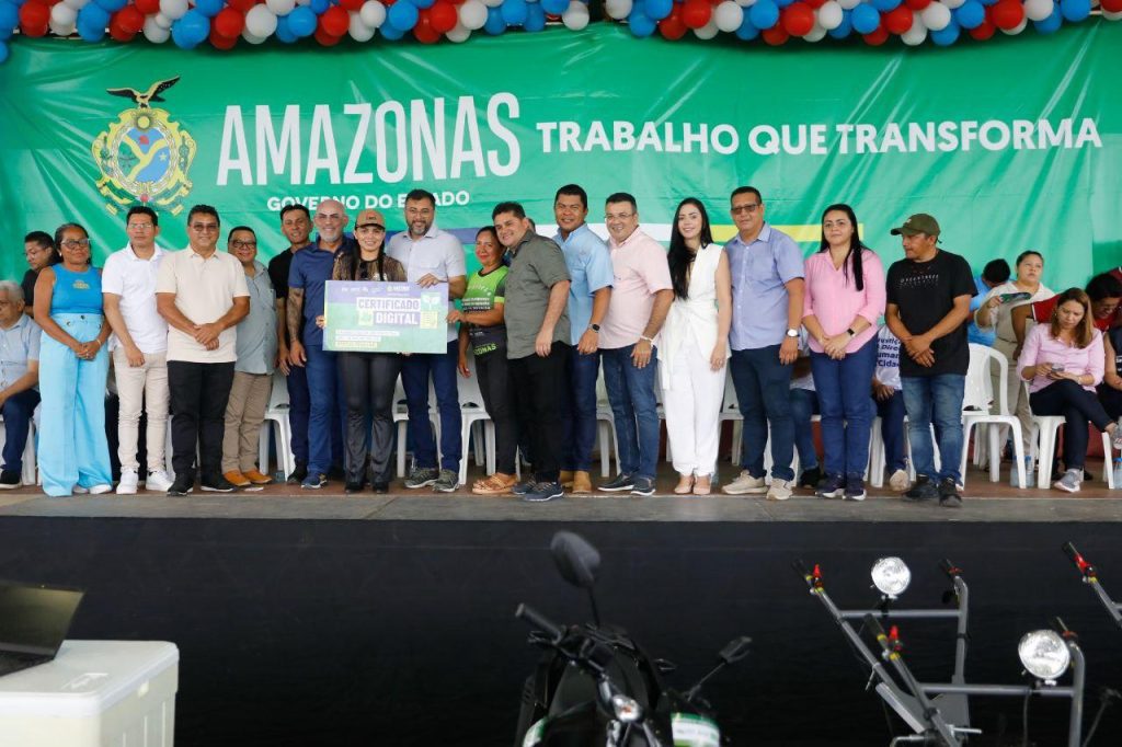 Em Barreirinha, governador Wilson Lima entrega implementos agrícolas para fortalecer cadeias produtivas da região 14 Em Barreirinha governador Wilson Lima entrega implementos agricolas para fortalecer cadeias produtivas da regiao 9 foto Arthur Castro Secom 1 1024x682 1