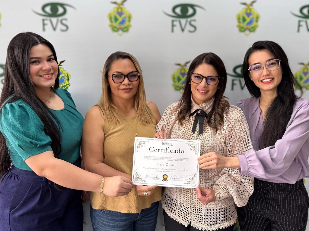 Muito além de dengue e malária: FVS-RCP celebra 21 anos fortalecendo resposta a emergências de saúde pública no Amazonas 22 FVS RCP Selo Ouro FVS 21 anos FOTO Anne Alves FVS RCP 1024x768 1