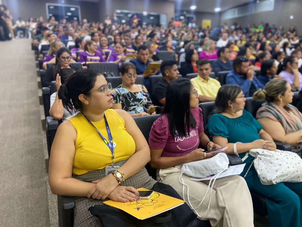 Faça Bonito: FVS-RCP reforça importância do enfrentamento à violência sexual contra crianças e adolescentes durante seminário 16 FVS RCP Seminario Estadual 18 de Maio Faca onito FOTO Leticia Araujo FVS RCP 8 1024x768 1