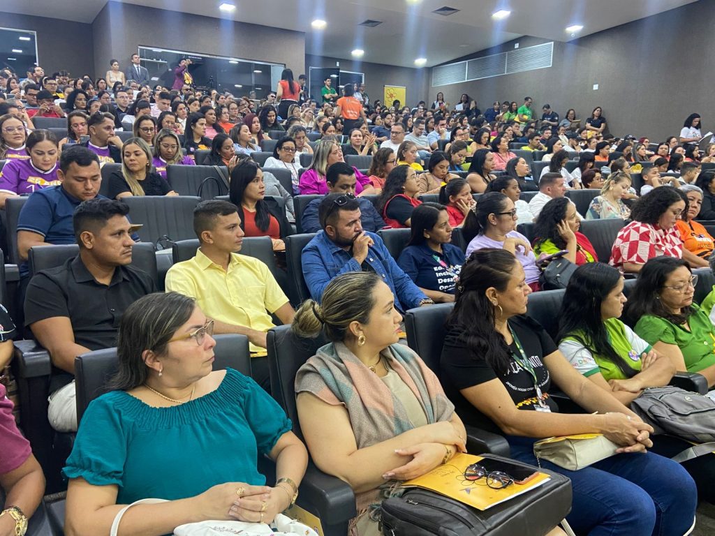 Faça Bonito: FVS-RCP reforça importância do enfrentamento à violência sexual contra crianças e adolescentes durante seminário 17 FVS RCP Seminario Estadual 18 de Maio Faca onito FOTO Leticia Araujo FVS RCP 8 1jpeg 1 1024x768 1