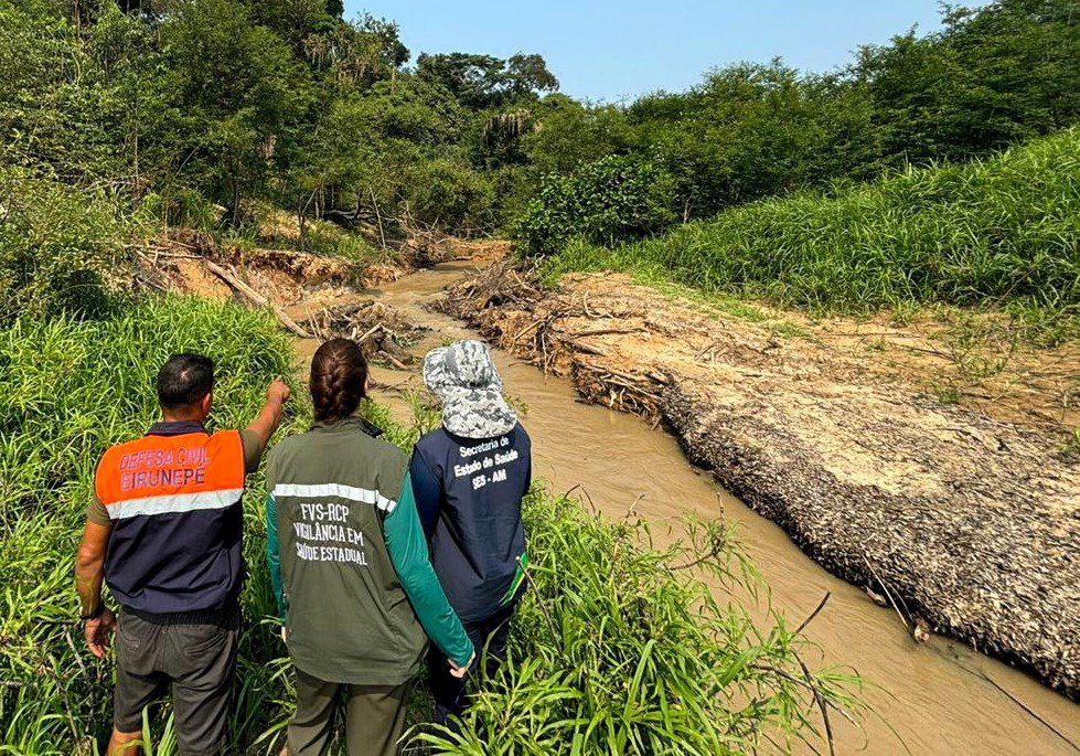 Muito além de dengue e malária: FVS-RCP celebra 21 anos fortalecendo resposta a emergências de saúde pública no Amazonas 16 FVS RCP Visita tecnica estiagem FVS 21 anos FOTO Divulgacao FVS RCP 3 1