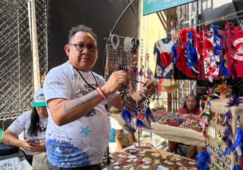 Festival de Parintins 2025: Torcedores dos bois podem adquirir produtos na 5° Feira de artesanato indígena 7 Feira artesanto fepiam 04