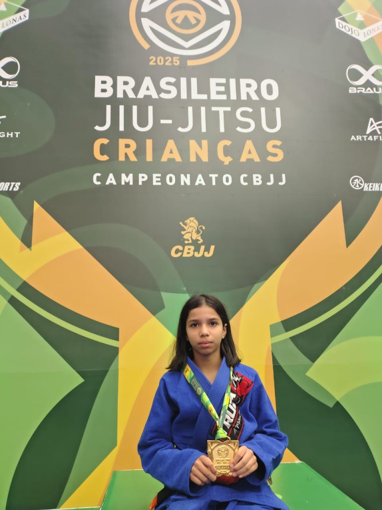 Com apoio da Fepiam, atletas mirins indígenas conquistam pódio no Campeonato Brasileiro de Jiu-Jitsu Kids 4 Fepiam Ana Isabel campea medalha ouro 768x1024 1