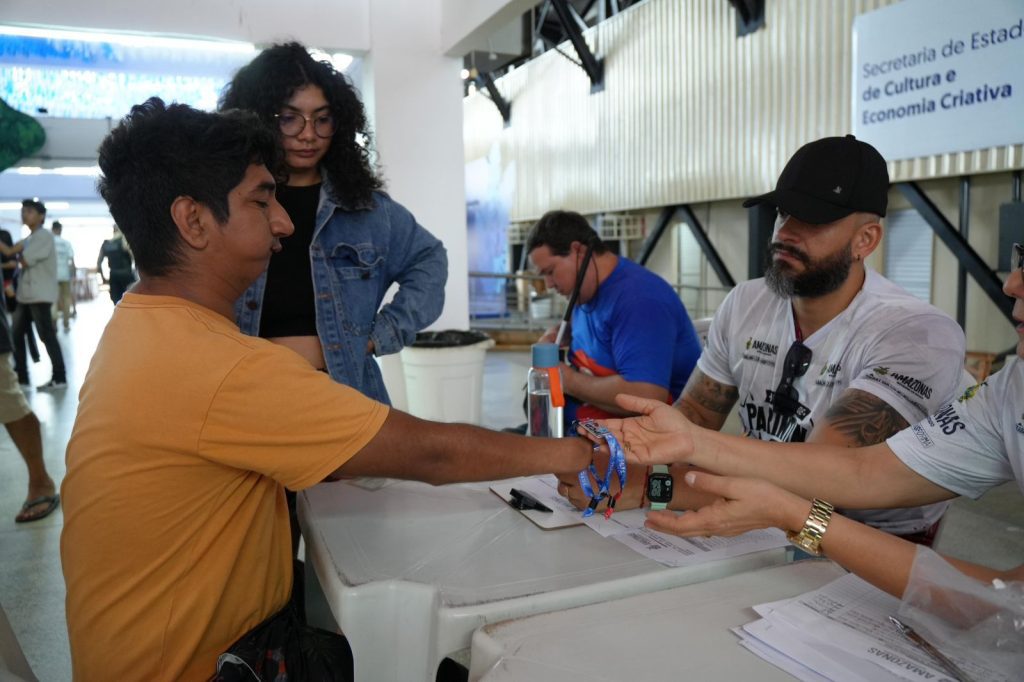 Festival de Parintins 2025: Pessoas com Deficiência recebem pulseiras credenciadas para Festa dos Visitantes 8 Foto Aguilar Abecassis Cultura3 1024x682 1