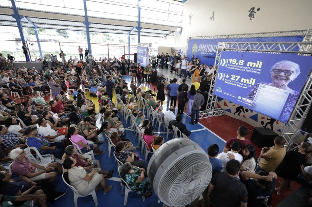 Governador Wilson Lima entrega mil títulos no Vale do Sinai e ultrapassa 19 mil famílias com imóveis regularizados no Amazonas 17 Governador Wilson Lima entrega mil titulos no Vale do Sinai e ultrapassa 19 mil familias com imoveis regularizados no Amazonas 1 foto Alex Pazuello Secom 1024x682 1