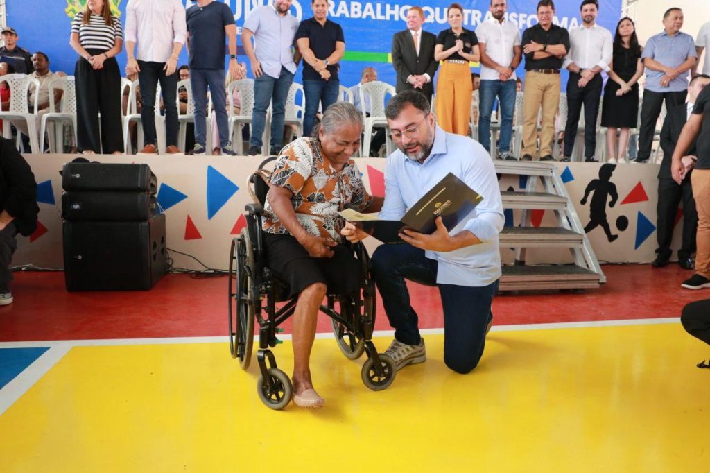 Governador Wilson Lima entrega mil títulos no Vale do Sinai e ultrapassa 19 mil famílias com imóveis regularizados no Amazonas 19 Governador Wilson Lima entrega mil titulos no Vale do Sinai e ultrapassa 19 mil familias com imoveis regularizados no Amazonas 4 foto Mauro Neto Secom 1024x682 1