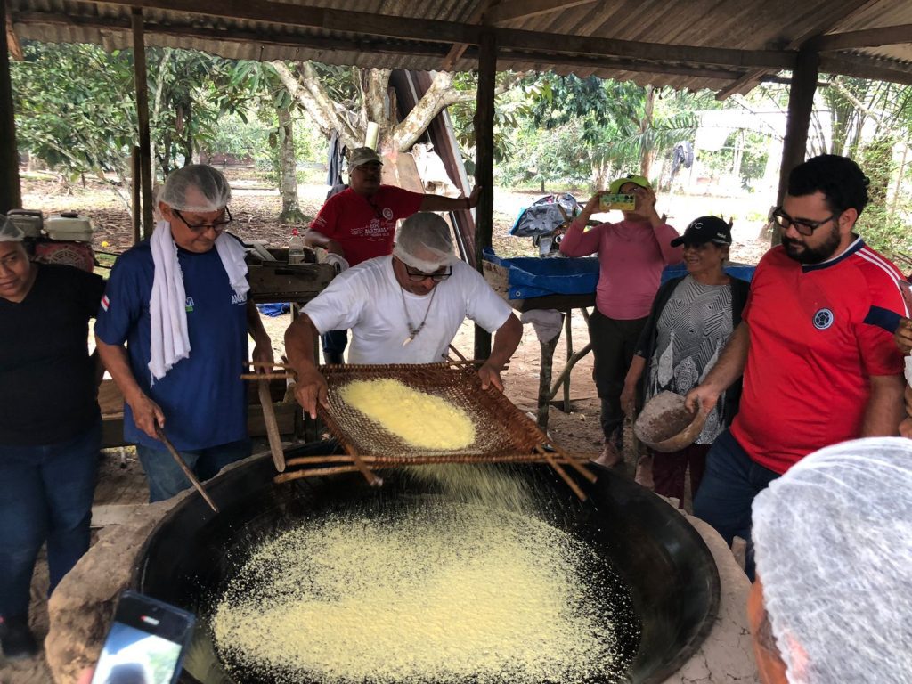 Em Tabatinga, Idam capacita agricultores familiares que atuam na mandiocultura 7 Idam Curso de mandioca em Tabatinga Foto Divulgacao Idam 1024x768 1