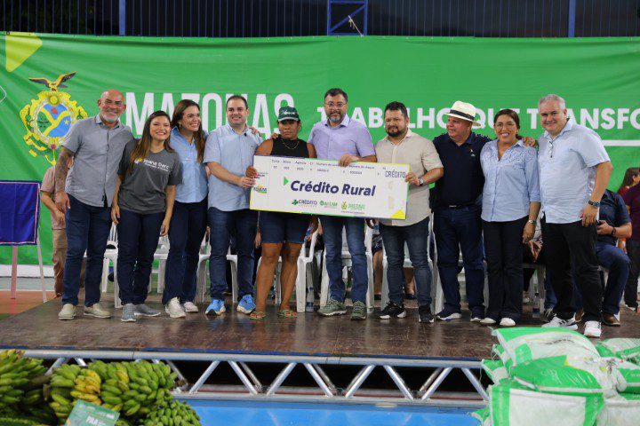 Governo do Amazonas entrega R$ 1,2 milhão em crédito rural e 482 documentos rurais em Borba e Novo Aripuanã 9 Idam Entregas Novo Aripuana Foto Diego Peres