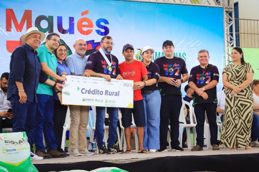 Governo do Amazonas beneficia setor primário de Maués com crédito e documentos rurais 7 Idam Entregas em Maues Foto Divulgacao Idam 1 1024x682 1
