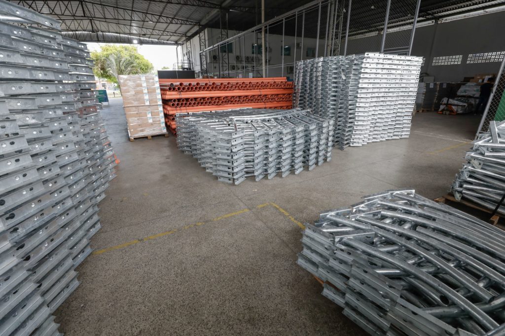 Ilumina+ Amazonas: Governador Wilson Lima vistoria envio de luminárias de LED para Jutaí e Fonte Boa 9 Ilumina Mais fotos Alex Pazuello Secom 4 1024x682 1