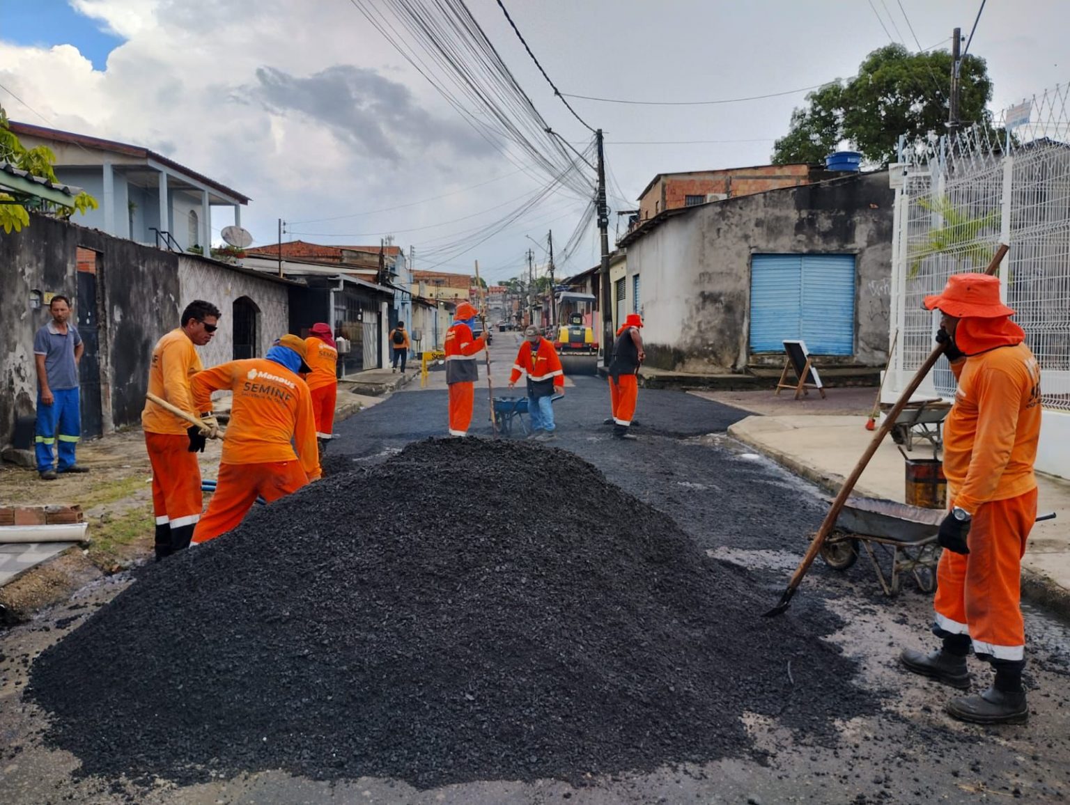 Manutencao asfaltica no bairro Mutirao Seminf 2