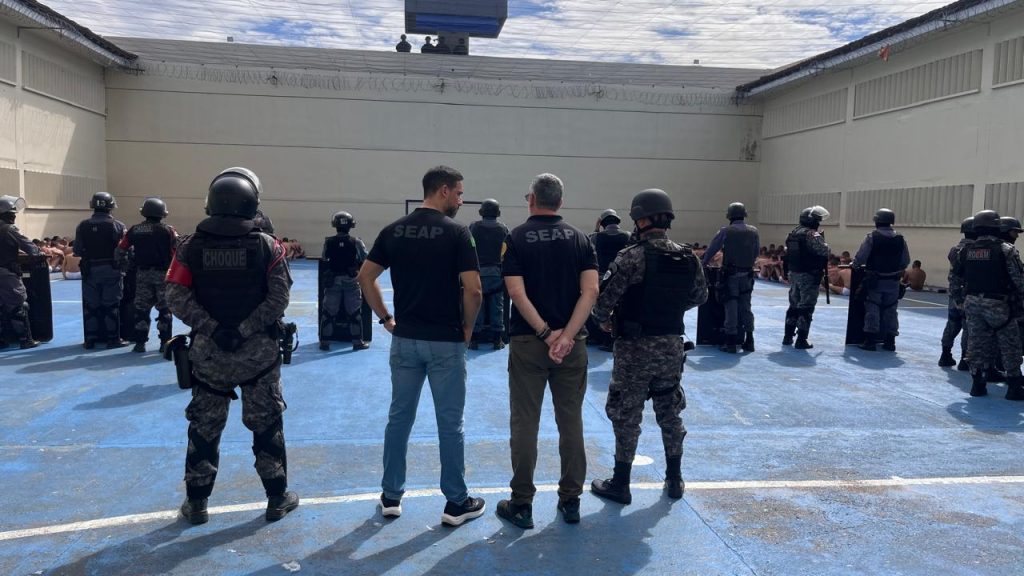 Seap, integrada com as forças de segurança, realiza operação de revista na Unidade Prisional do Puraquequara 7 Operacao revista Foto Seap 1 1024x576 1