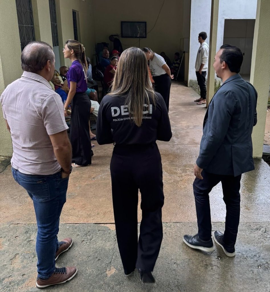 Junho Violeta: Polícia Civil reforça conscientização no combate à violência contra a pessoa idosa 10 PC AM AC807 A771 O POLICIAL DECCI 13 947x1024 1