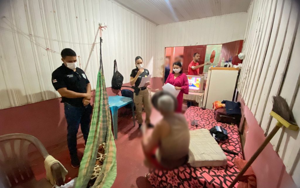 Junho Violeta: Em Beruri, PC-AM e Secretarias Municipais apuram situação de risco e vulnerabilidade a idosos em hospedaria 7 PC AM ACAO POLICIAL FOTOS DIVULGACAO 4 1024x644 1