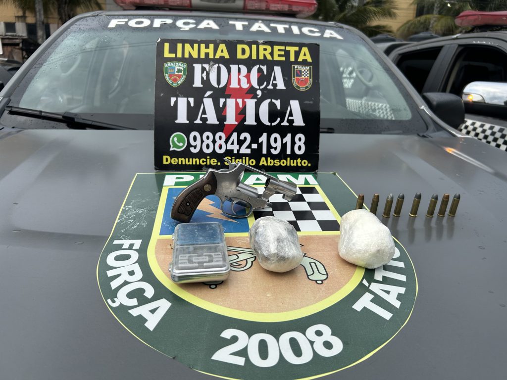 Operação Ajuricaba: PMAM reforça o policiamento na zona norte e prende quatro pessoas em flagrante 8 PMAM ARMA APREENDIDA NA OPERACAO AJURICABA FOTO GISELLE SIMOES PMAM 1 1 1024x768 1