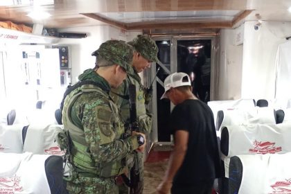 PMAM BATALHAO DE POLICIAMENTO AMBIENTAL FISCALIZANDO EMBARCACOES EM PARINTINS FOTO DIVULGACAO PMAM 2 883x1024 1